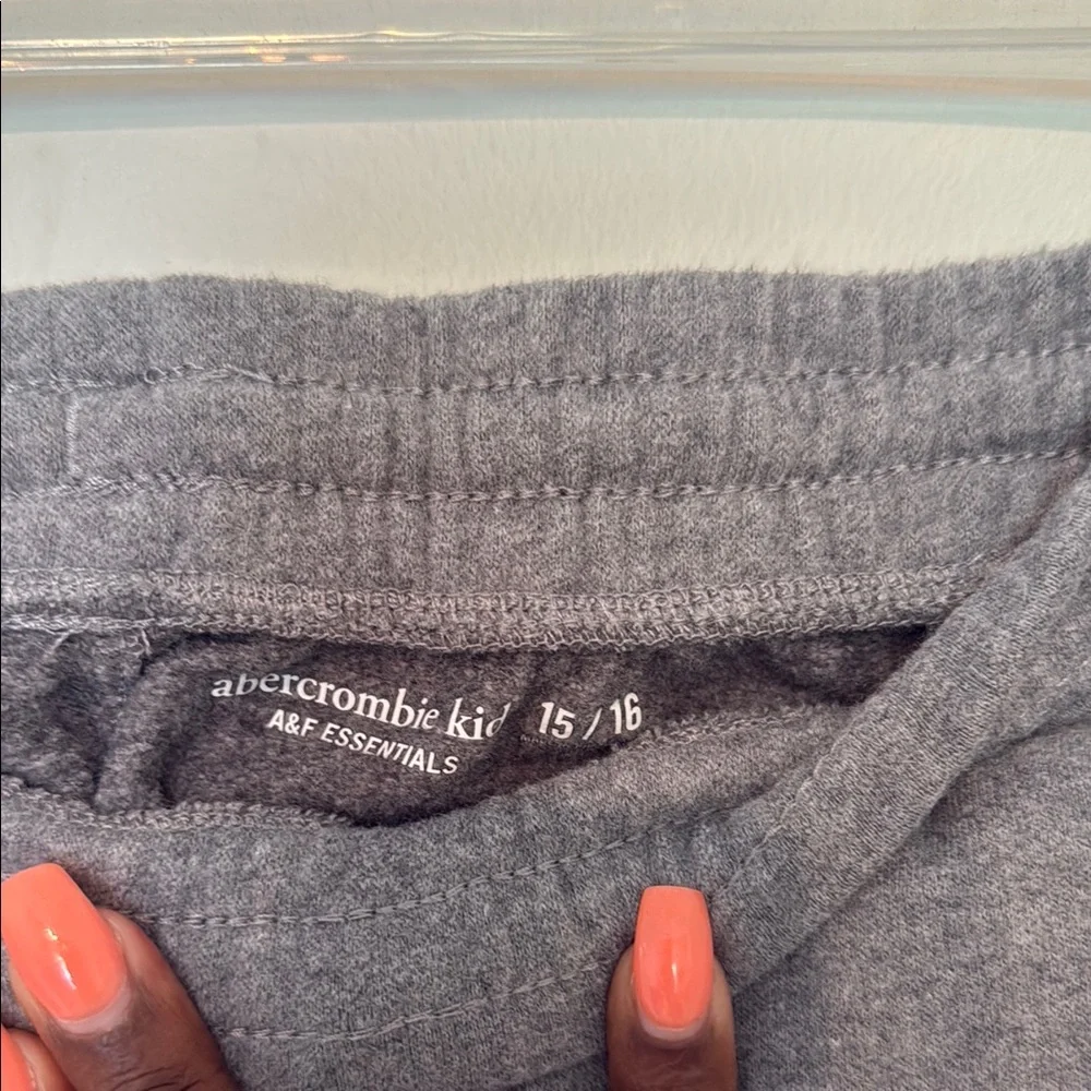 Abercrombie Kids A&F Essentials Grey Fleece Shorts Size 15/16
